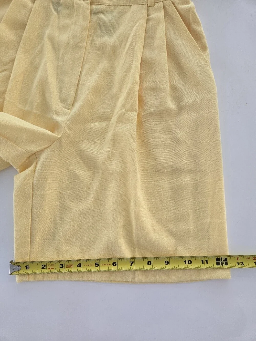 Sag Harbor Petite Pale Yellow Two-Piece Set Top Size 4 Short Size 6